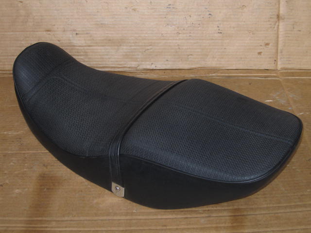 売約済み】ゼファー400のシートが入荷しました。 | バイクパーツの