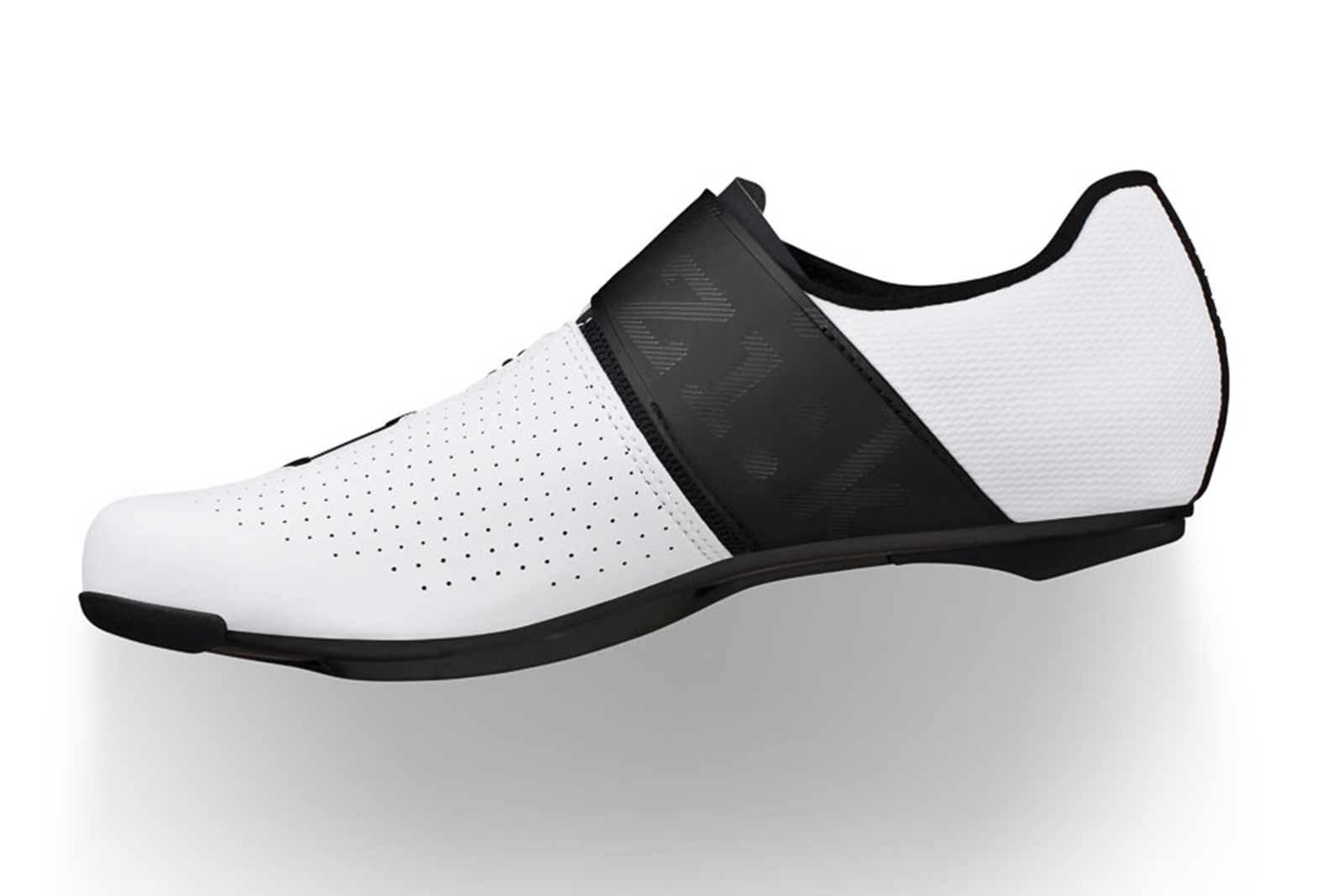 The Fizik Vento Infinito Carbon 2 Wide Brings Comfort to Road