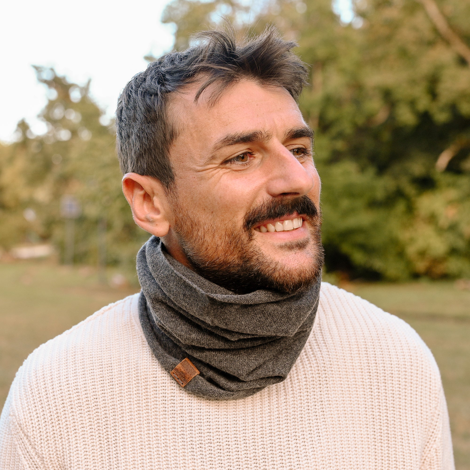 The St Anton - 100% Cashmere Snood - Neck Gaiter / Snood – Borges