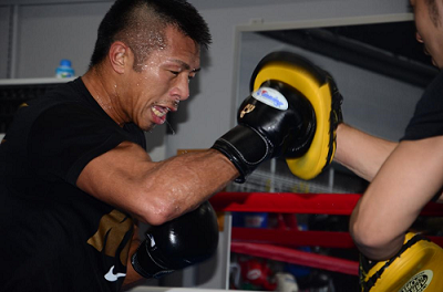 内山高志、回復した右拳で豪快ノックアウトの期待 | Boxing News