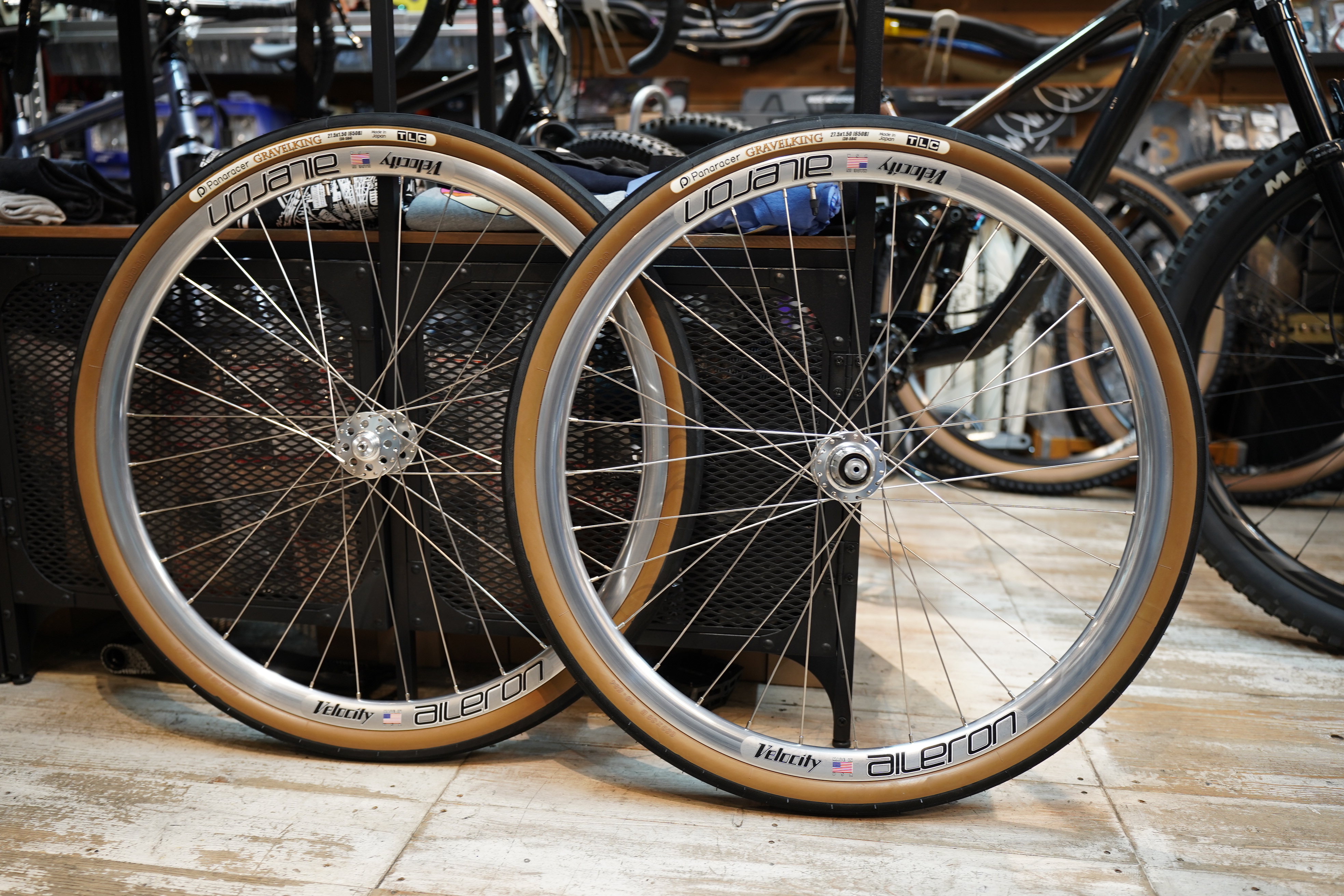 matthewcycle : Velocity Aileronでホイール組み