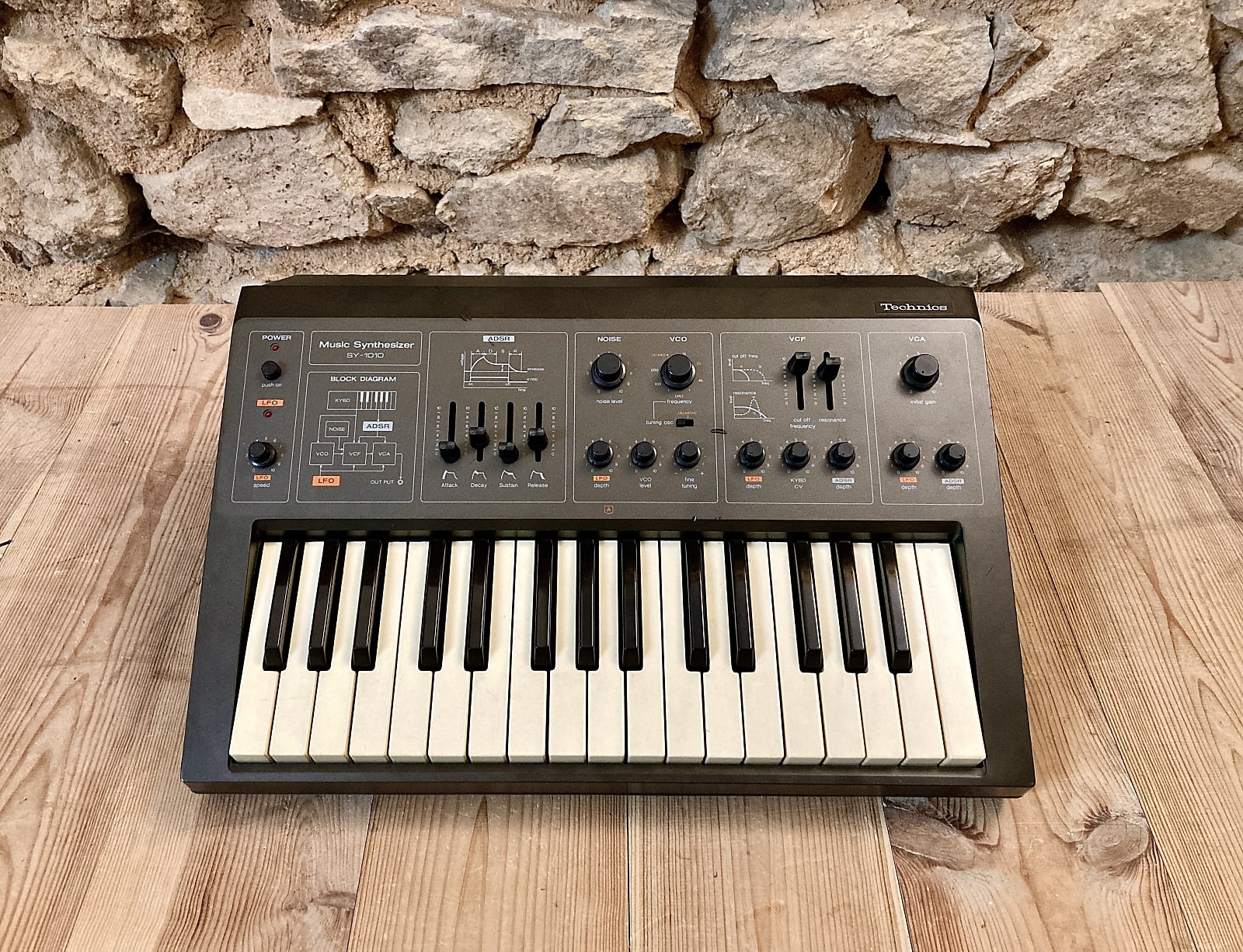 MATRIXSYNTH: Serviced Technics SY-1010 Upgraded to 230v
