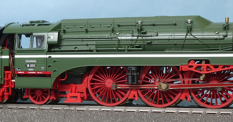 東ドイツ国鉄 DR 高速試験用機関車 BR 18 201号機（ROCO 69218）
