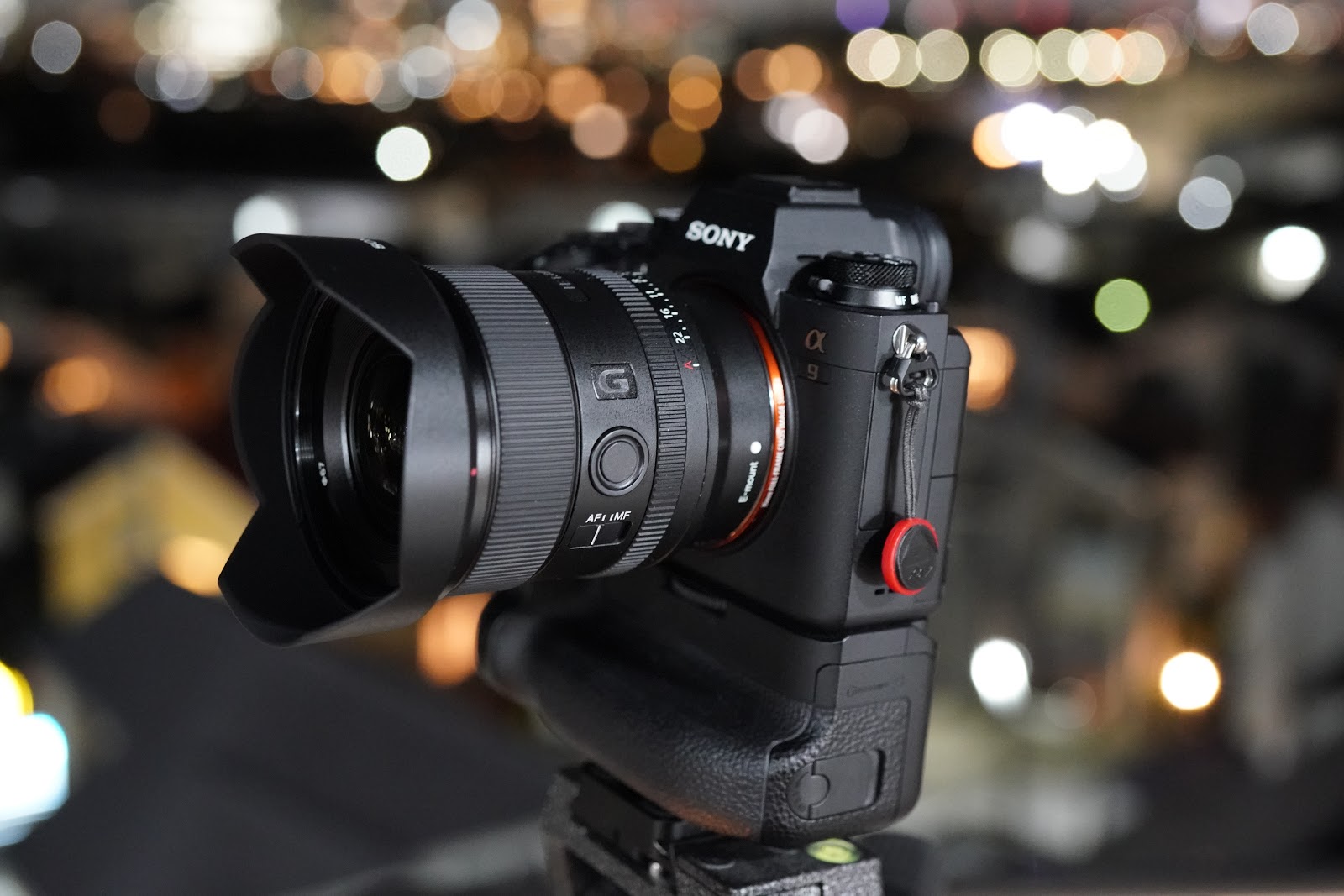 SONY FE 20mm f1.8 単焦点　SEL20F18G フィルター３枚 Amazon.com : Sony FE 20mm F1.8 G Ultra-Wide Prime Lens (SEL20F18G