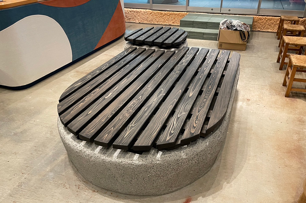 特注店舗什器｜カフェの大型ベンチ｜PART COFFEE ROASTER | HINOKICRAFT