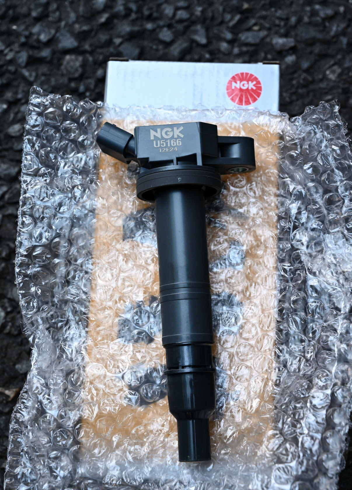 TOYOTA200系ハイエース】イグニッションコイル＆スパークプラグ交換