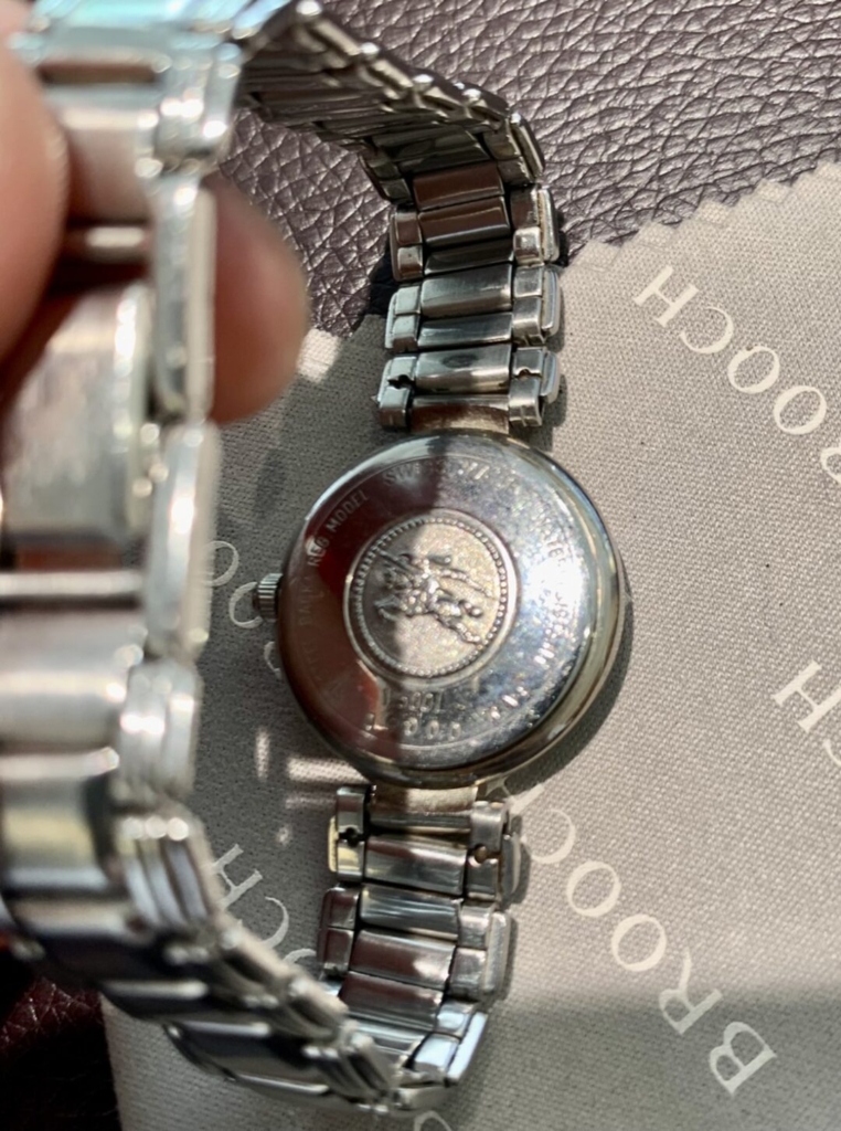 Burberrys（バーバリー）クォーツ レディース時計の電池交換を承りまし