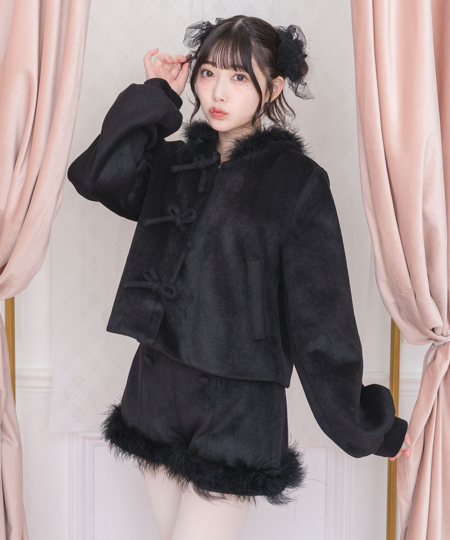 トリプルリボンフェザーコート ショートパンツ SET UP – BUNNY APARTMENT