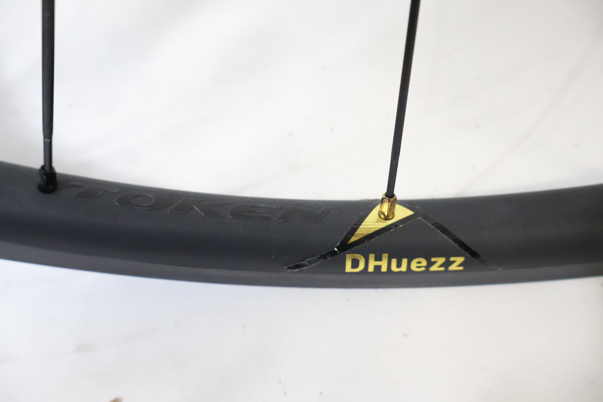 TOKEN 「トーケン」 C22AX DHuezz Zenith シマノ11速 ホイールセット