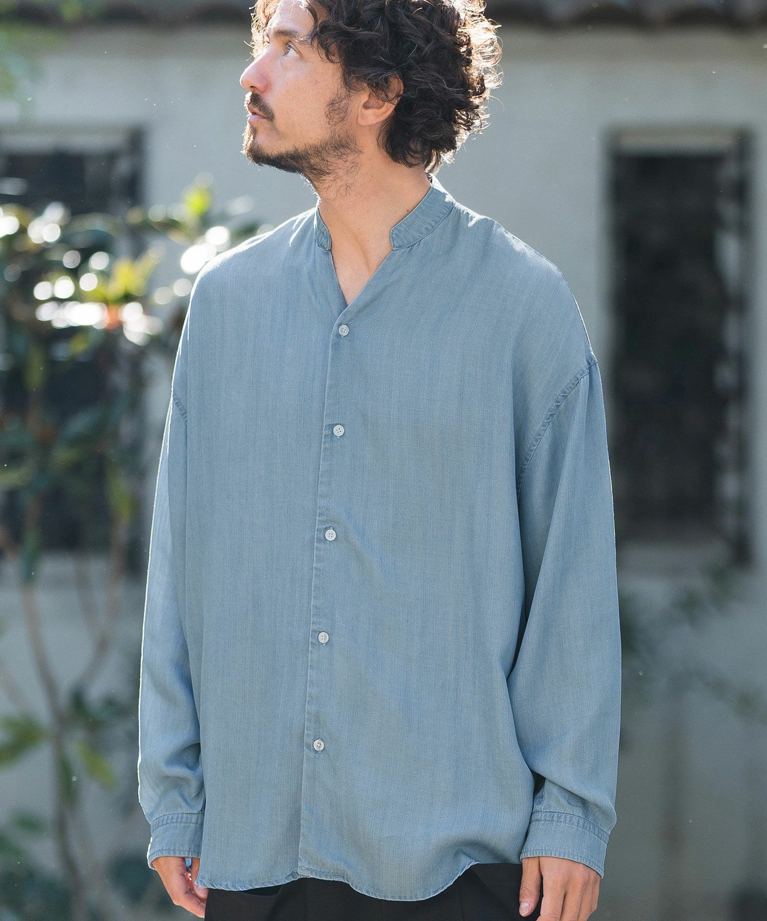 30%OFF【CAMBIO(カンビオ)】Silky Denim Band Collar Skipper Shirts