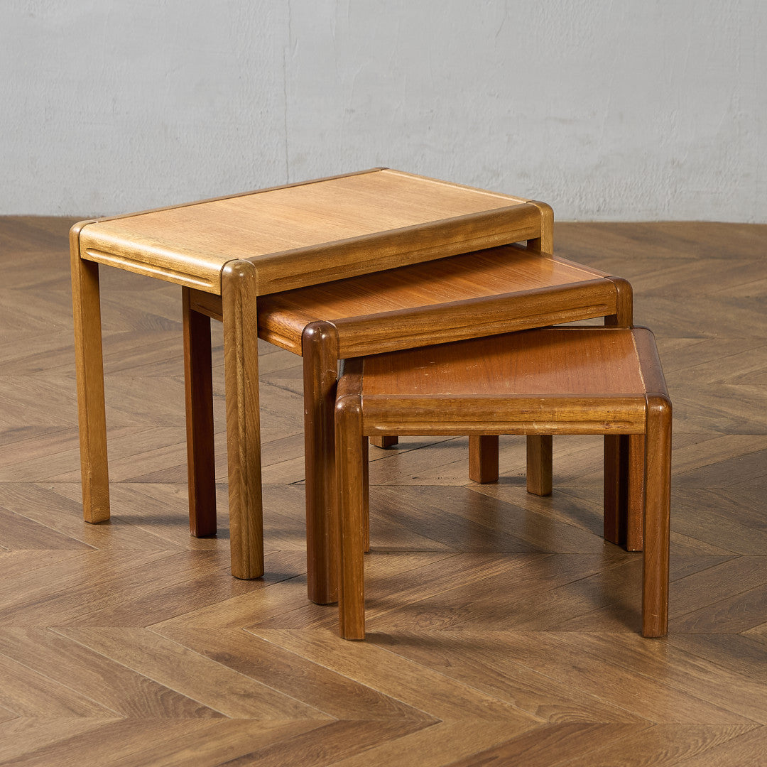 ネストテーブル | camori ヴィンテージ家具・北欧インテリアの通販サイト