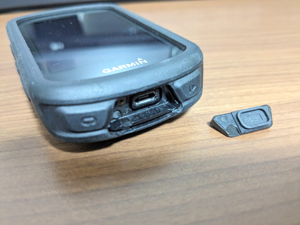 Garmin EDGE 530の端子カバーを交換した話 - 東京～大阪キャノンボール研究