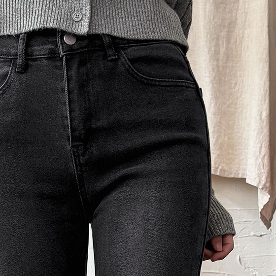 ブーツカット🤎ブラックデニム] モデルフィットブーツカットデニム