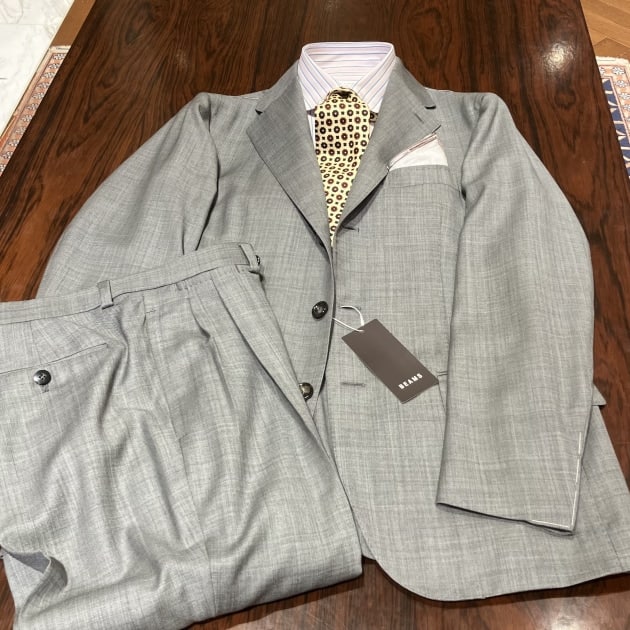 ライトグレースーツの｜ビームスF／インターナショナルギャラリー