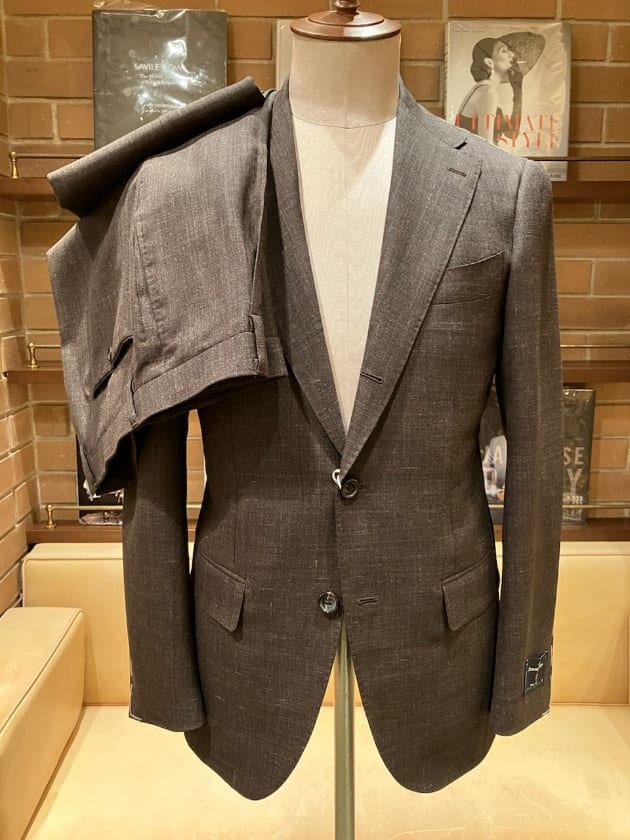 Brilla per il gusto〉軽くて涼しくてお洒落に決まるスーツと着こなし