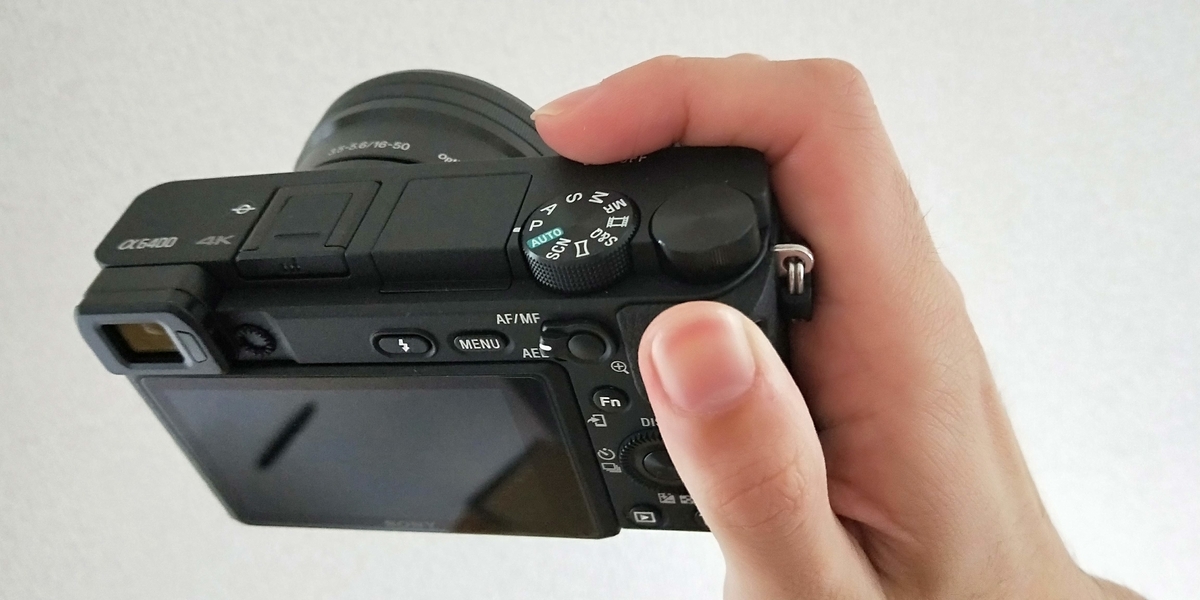 カメラ初心者がSONY「α6400」を購入しました。買い揃えたものとか