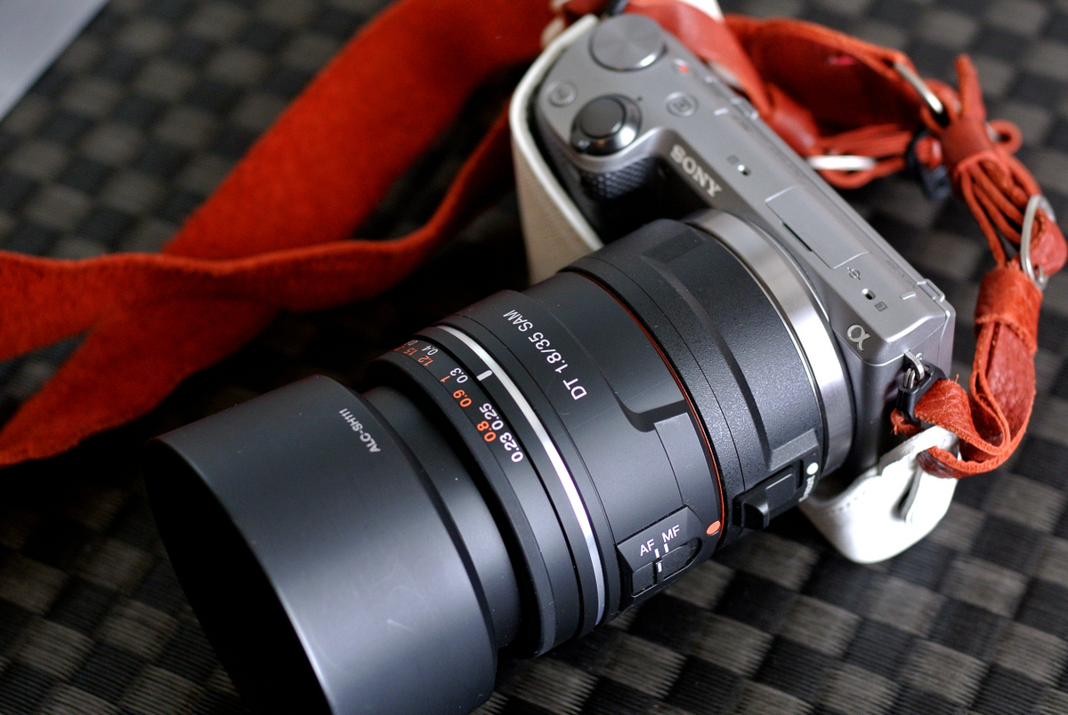 これも素朴で深い、素うどんの味わい：SONY DT 35mm F1.8 SAM（SAL