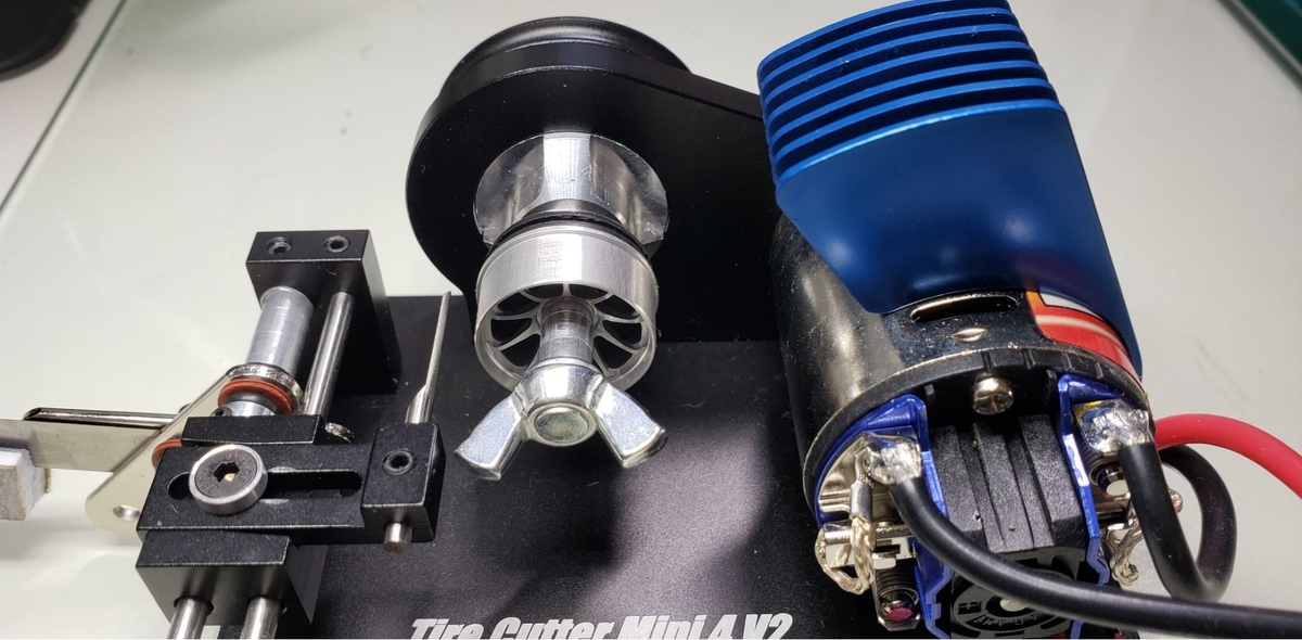 Mini-Z】イーグルタイヤカッターのホイールハブを作成してブレを無くし