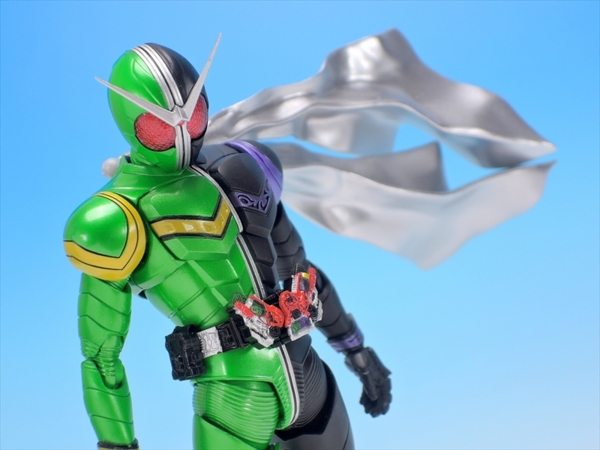 S.H.フィギュアーツ 真骨彫製法 仮面ライダーW サイクロンジョーカー