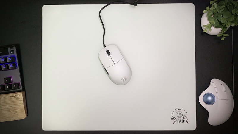 SkyPAD Glass 2.0 XL レビュー】高さが合えば、最高のハードゲーミング