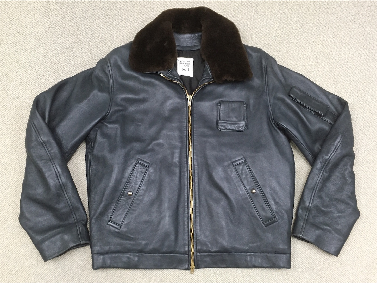 疾風を操る者達が着用！【フランスの軍服】空軍レザーフライト