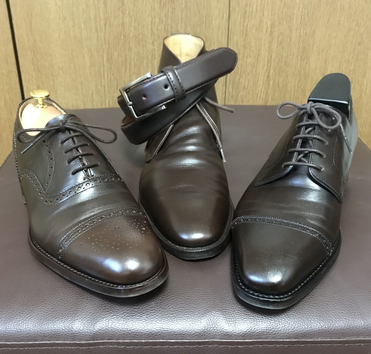 スーツスタイルに合うダークブラウンの革靴 - genuine style