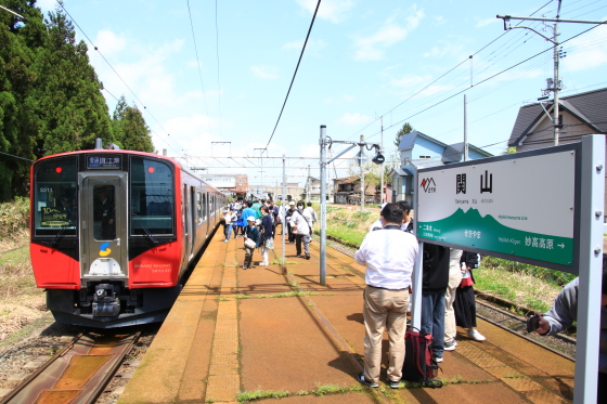 SR1系「10周年記念号」長野－直江津直通運転に乗車 - ガタゴト日誌