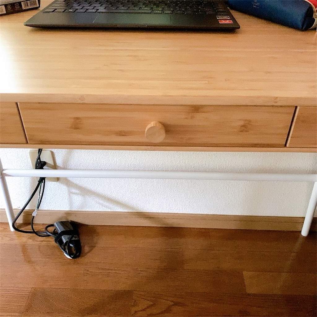 IKEA(イケア)でリルオーセンの竹デスクを買いましたが、満足しています