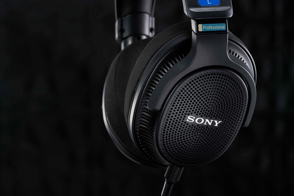 ソニー、背面開放型モニターヘッドホンMDR-MV1発表。低インピーダンス