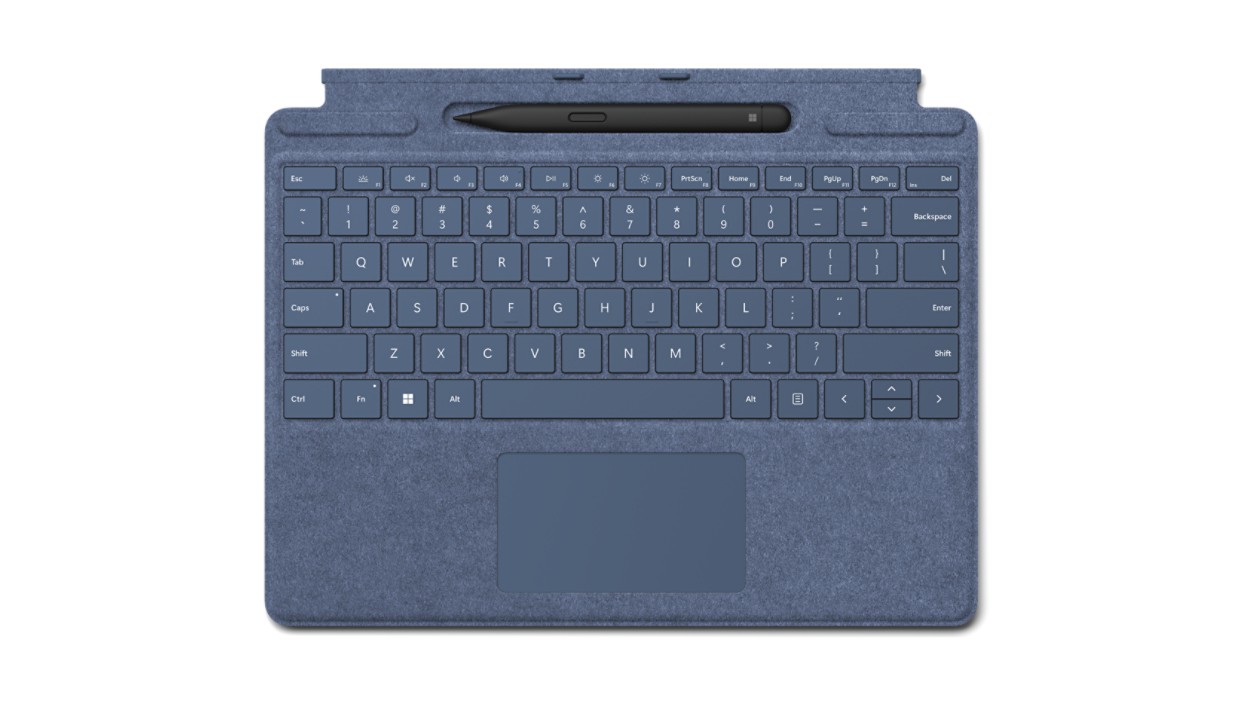 Surface Pro Signature キーボード (スリム ペン 付き) を購入
