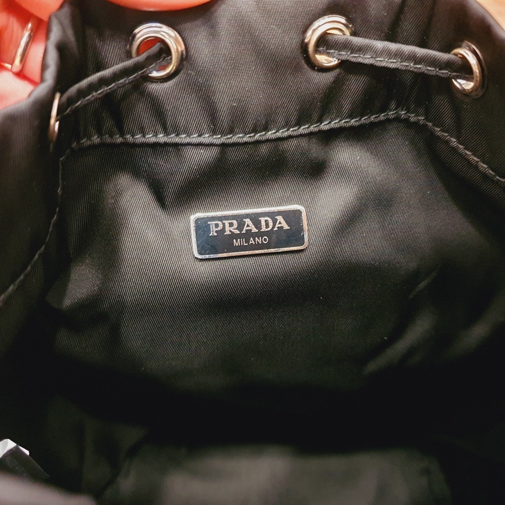 セール】プラダ三角ロゴTESSUTOナイロン巾着ポーチ☆1NA369 (PRADA