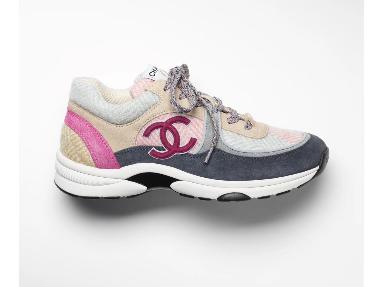 新作CHANEL☆シャネルツイード スニーカー 希少 直営ラッピング