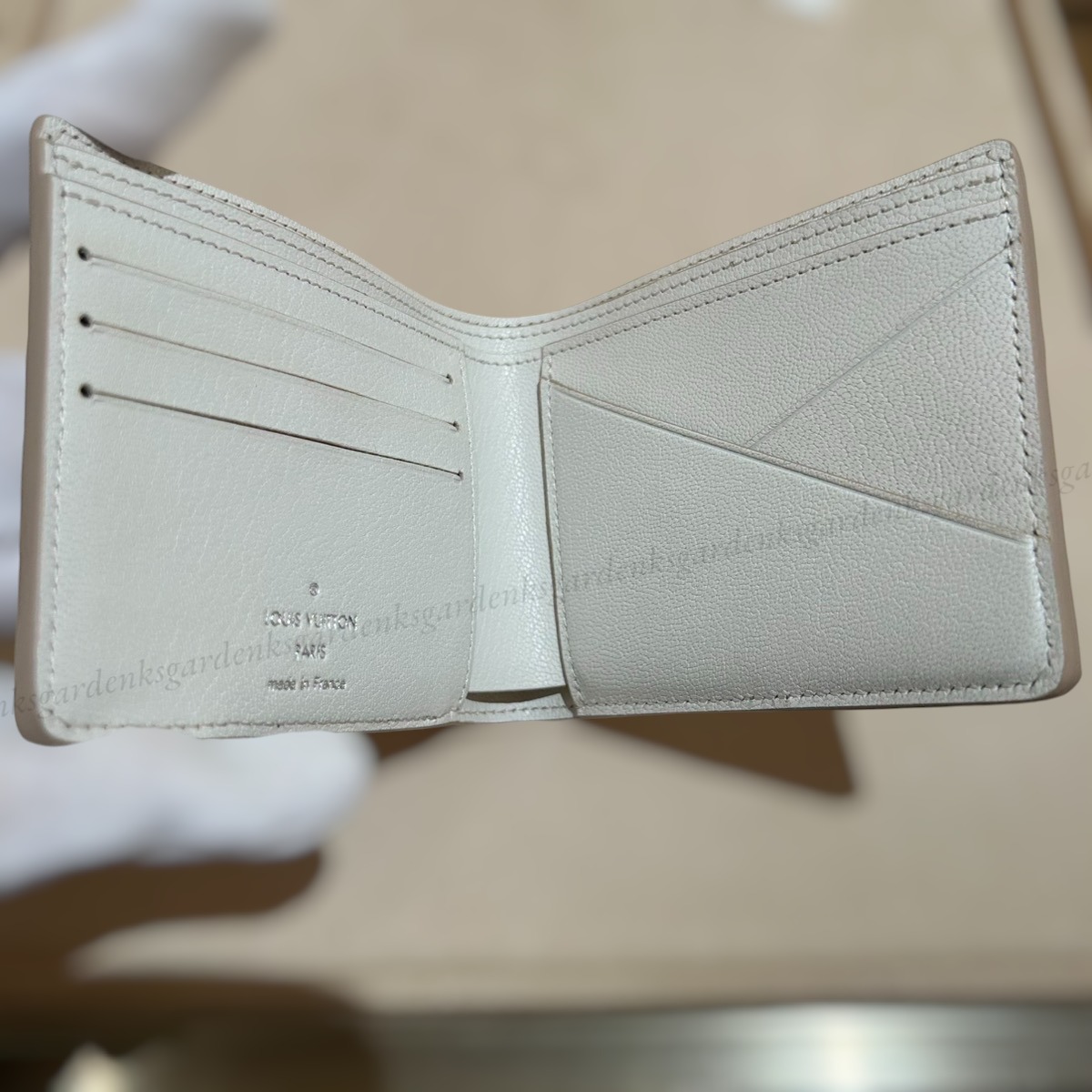 希少！すぐ届く！LOUIS VUITTON クロコダイル 二つ折り財布 (Louis