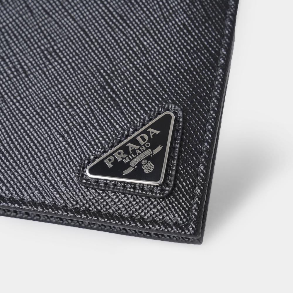 人気☆PRADA マネークリップ付サフィアーノトライアングル財布 (PRADA