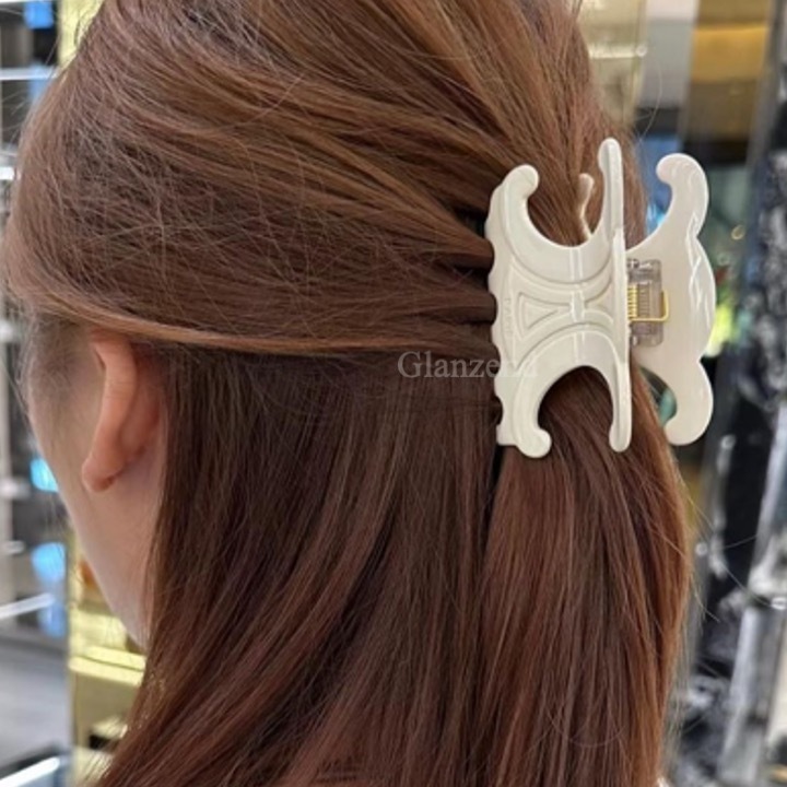 ギフトにも♪【CELINE】 トリオンフヘアクロー ヘアクリップ (CELINE
