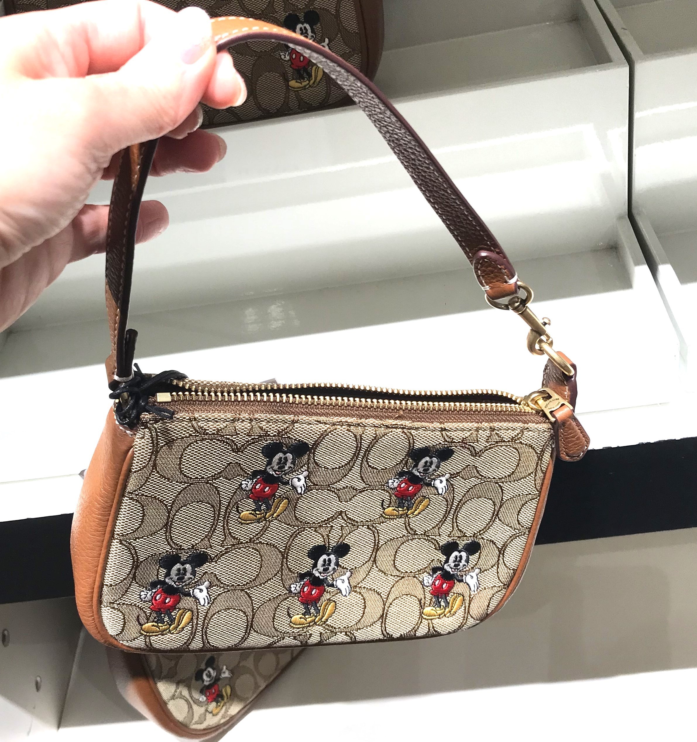 即発!ディズニーコーチ COACH ミッキー 刺繍 アクセサリーポーチ