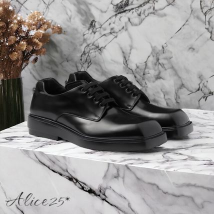 ランウェイ [PRADA]メンズ レザー ダービーシューズ 三角ロゴ (PRADA