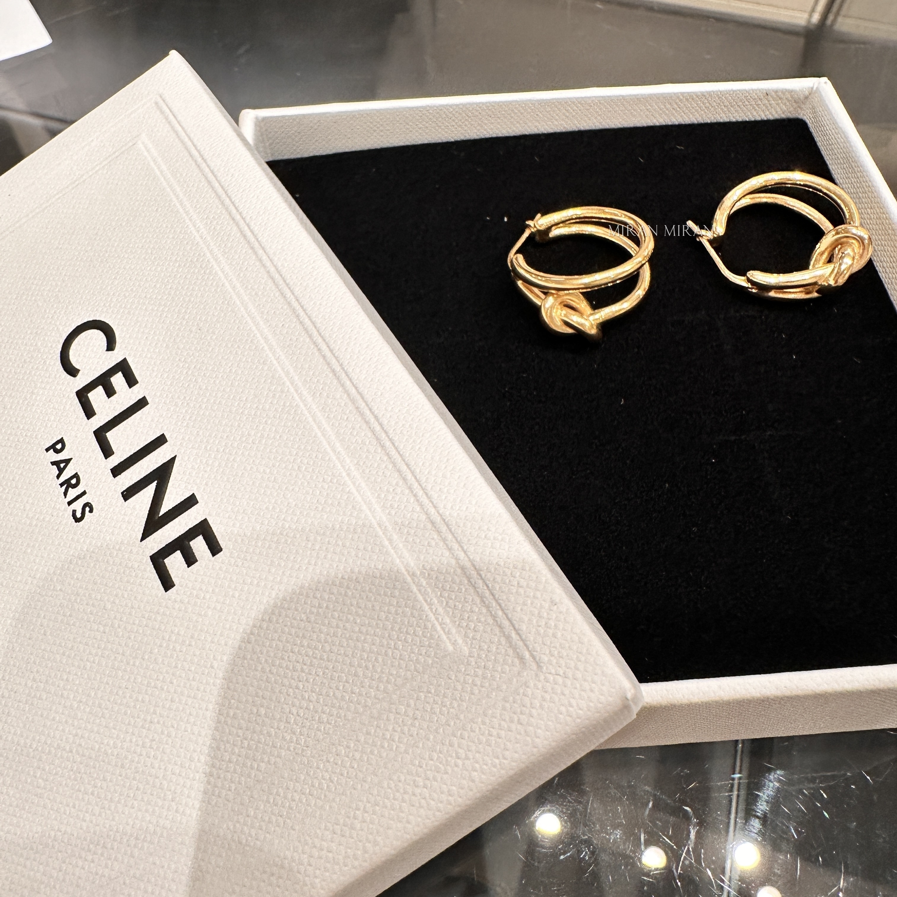 CELINE】ノット ダブル フープ / ゴールドフィニッシュ ブラス (CELINE