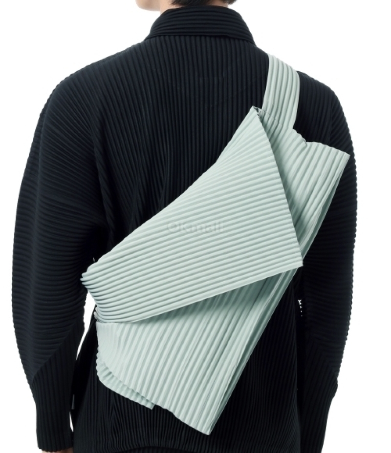 HOMME PLISSE ISSEY MIYAKE｜ (HP56AG421-17) (ISSEY MIYAKE