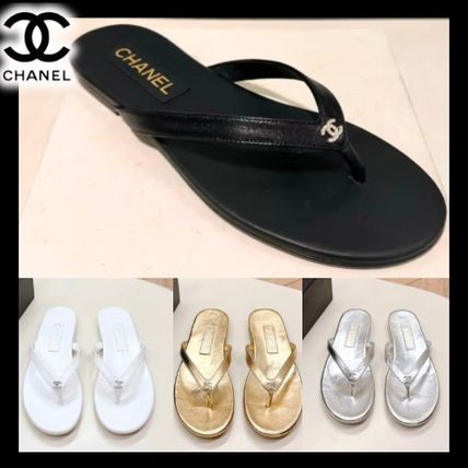 ホワイト（白）系 CHANEL(シャネル) サンダル・ミュール(レディース