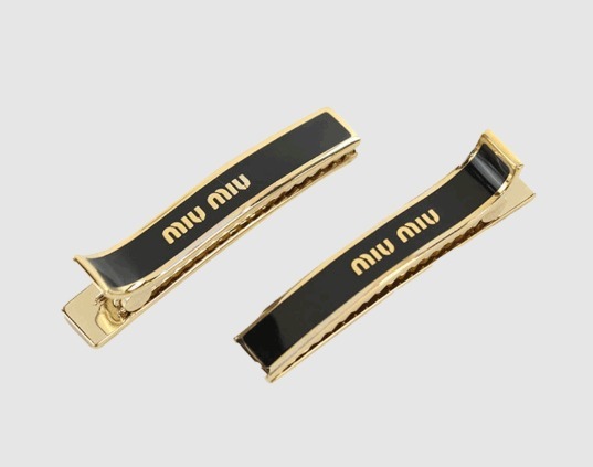 早期完売☆MIU MIU☆エナメル メタル ヘア クリップピン☆大人気
