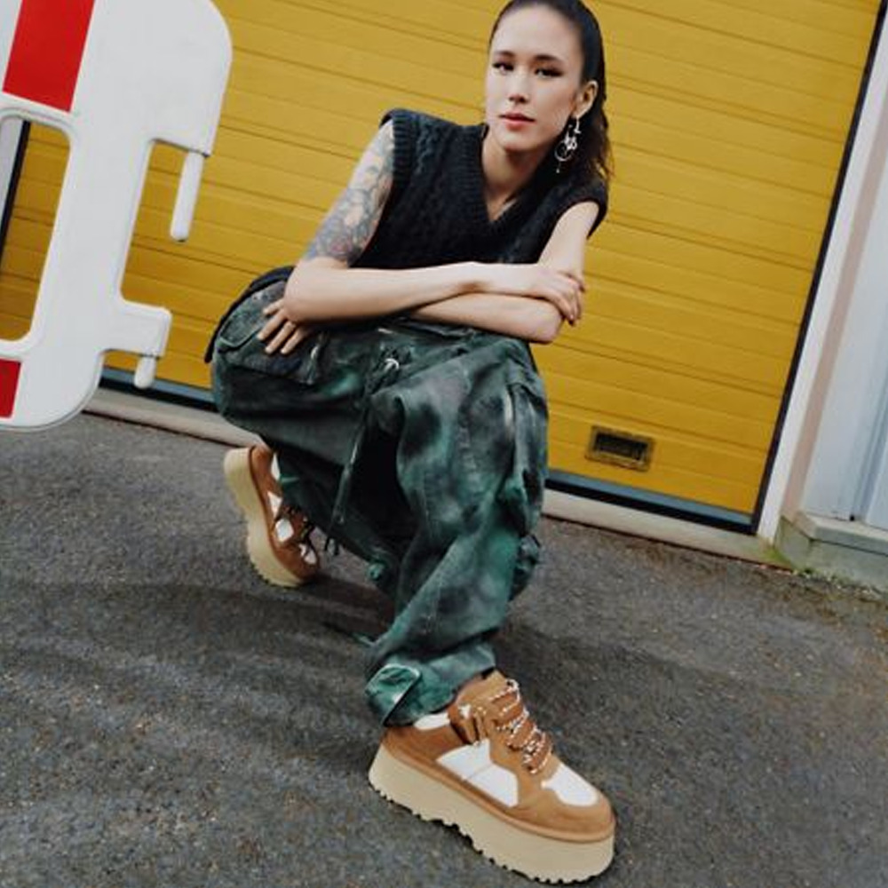 ○UGG○Astromel アストロメル 厚底プラットフォーム スニーカー (UGG