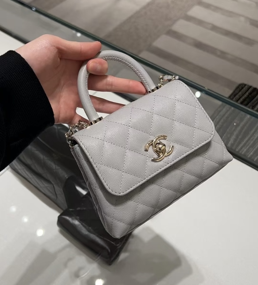 合わせやすい薄グレー お着物姿にも◎CHANEL ココハンドル14.5cm