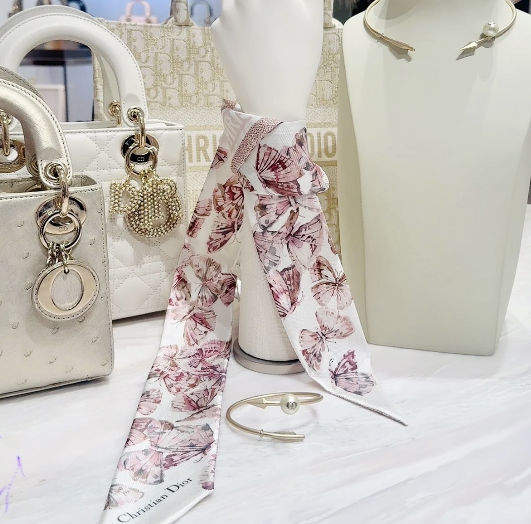 蝶が可愛い】Dior☆Dior Camo Papillon ミッツァ スカーフ (Dior