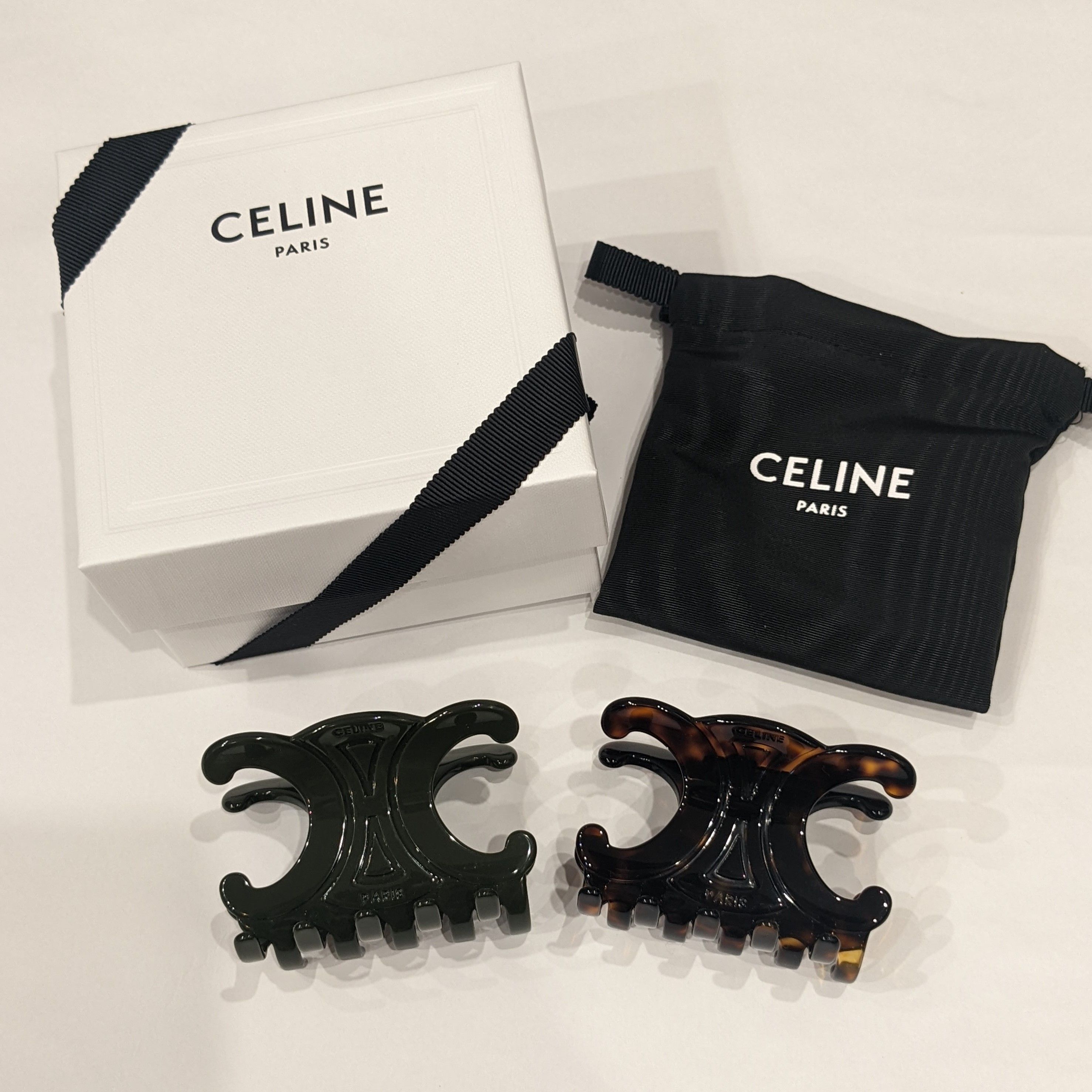 国内品切れ続出！CELINE(セリーヌ)トリオンフモチーフのヘア