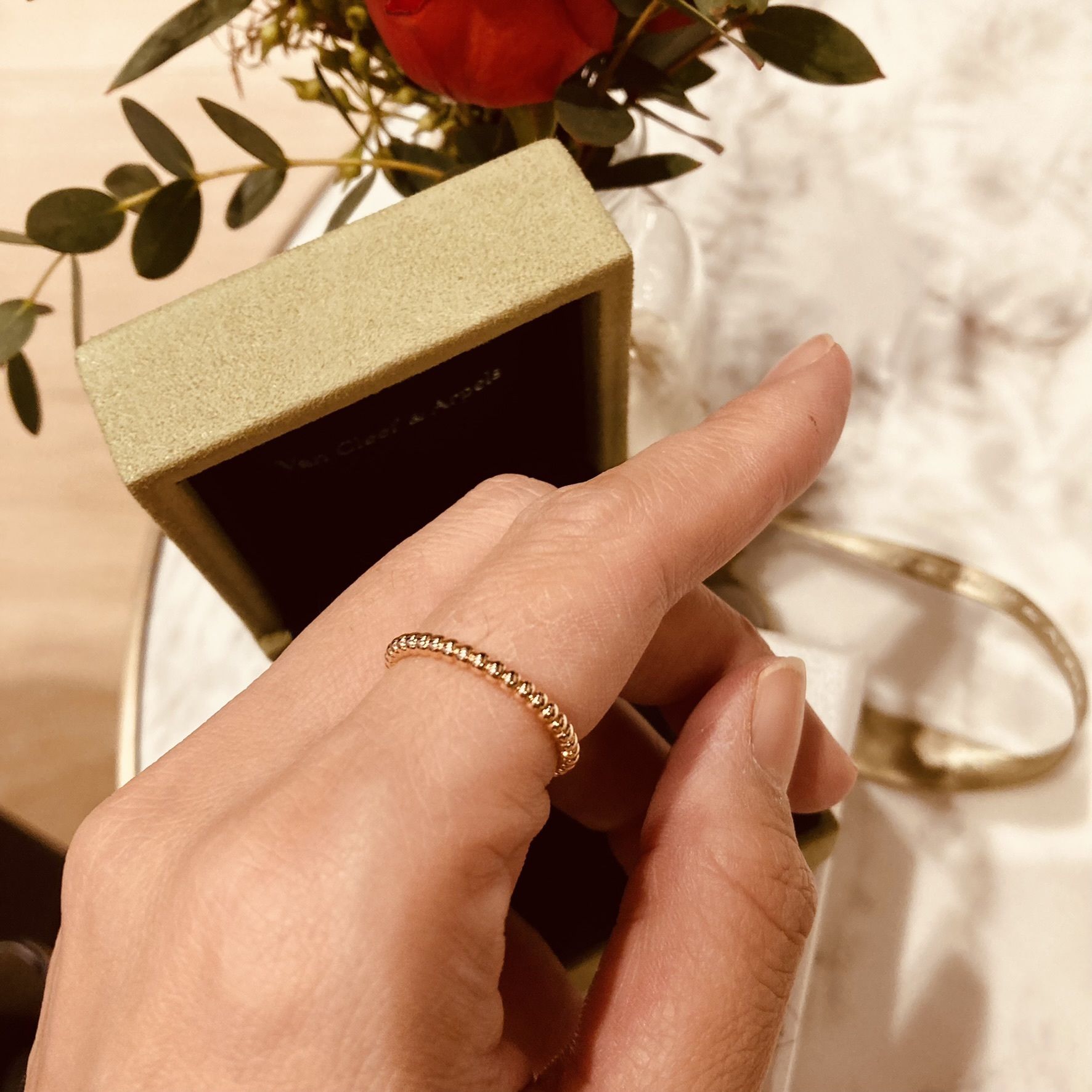 入手困難】Van Cleef & Arpels(ヴァン クリーフアンドアーペル) 人気