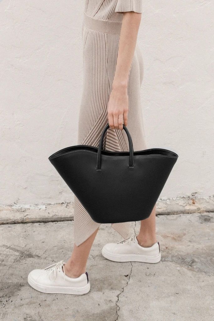 新作！！注目【LITTLE LIFFNER】Open Tulip Tote Medium/ Black