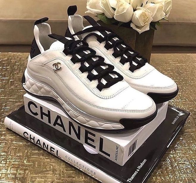 希少】CHANEL シャネル レディース・スニーカー (CHANEL/スニーカー
