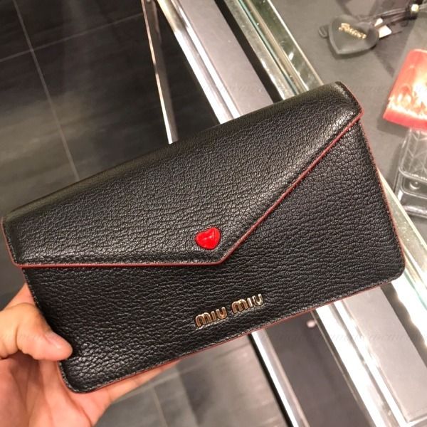 MIUMIU【国内発/関税込】ハートが可愛いマドラス長財布5DH044 (MiuMiu