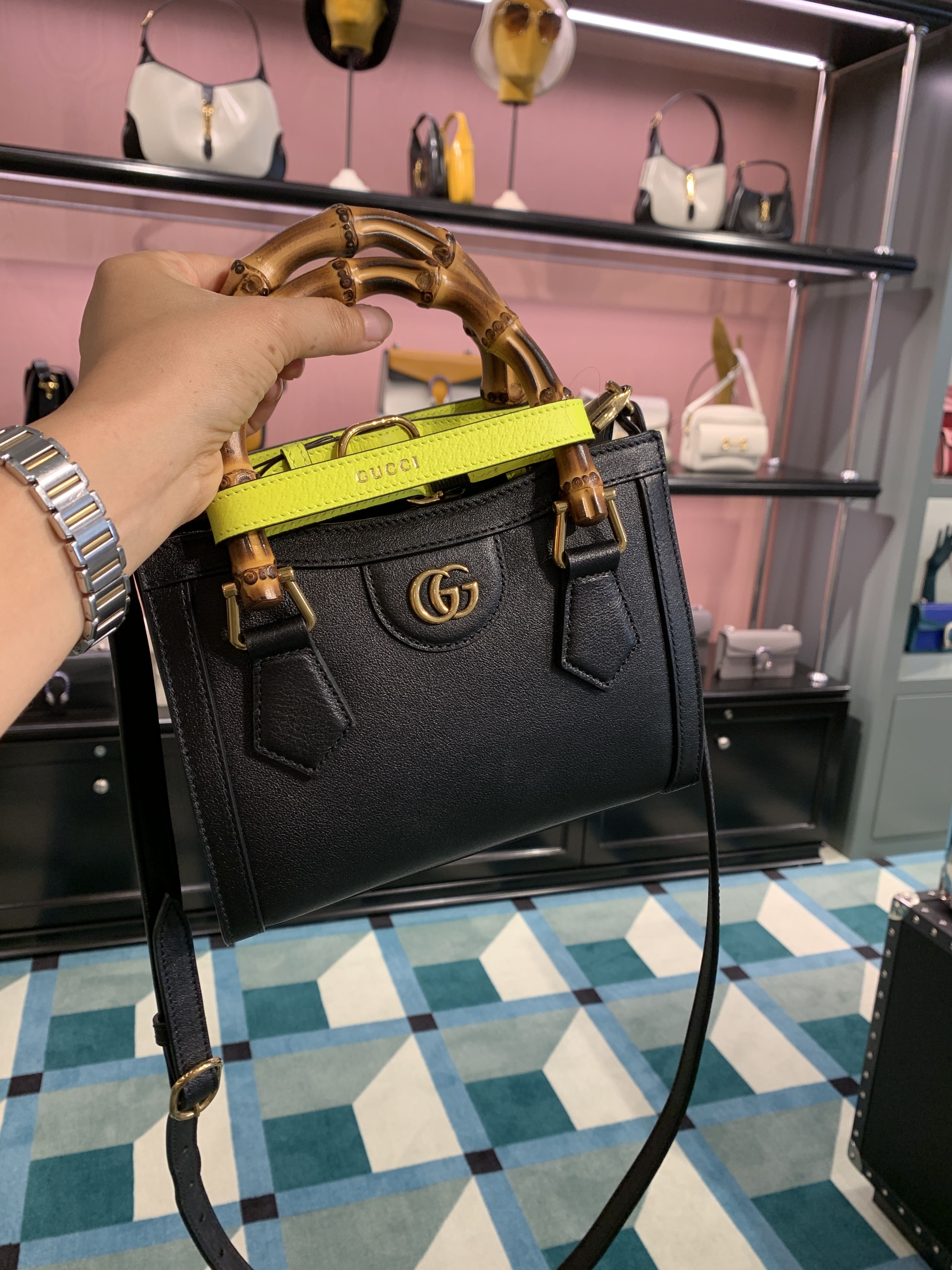 関税込】大人気グッチ ダイアナミニ トートバッグ 即日発送 (GUCCI